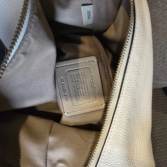 COACH PEBBLE LEATHER SHOULDER BAG, LIKE NEW TAN-TAUPE-BROWN, POCKETS, LINED - Picture 6 of 10